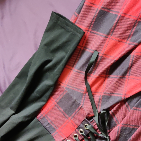 Buffalo plaid check hanky/hankie hem corset dress with long sleeves (SHEIN 3X) - Picture 5 of 7